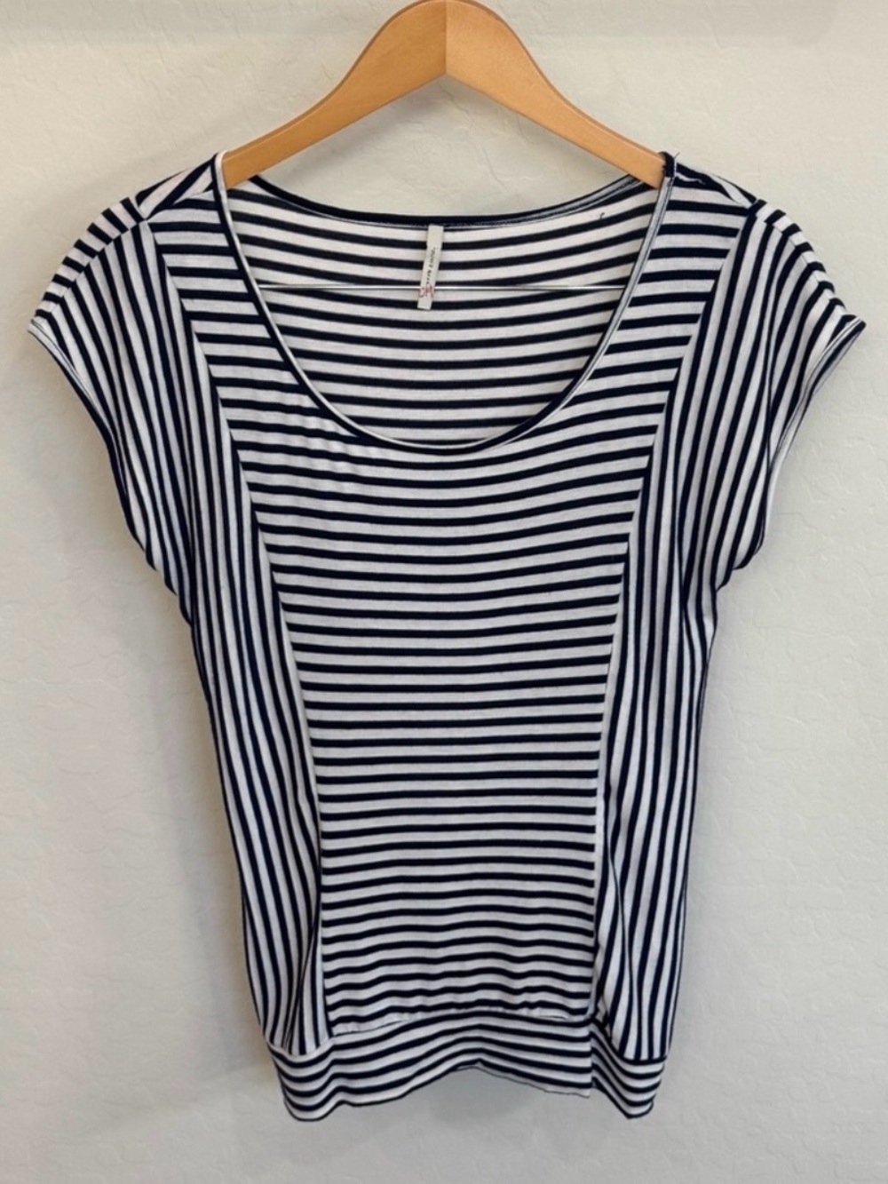 Olivia Moon Mixed Stripe Banded Hem Knit Top Navy White M